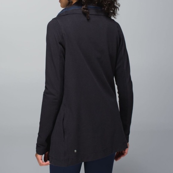 Lulu Lemon Grey Savasana Wrap Sweater. - Picture 5 of 7